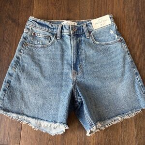 NWT! Abercrombie & Fitch The Dad Short High Rise Light Wash Women’s 26 2